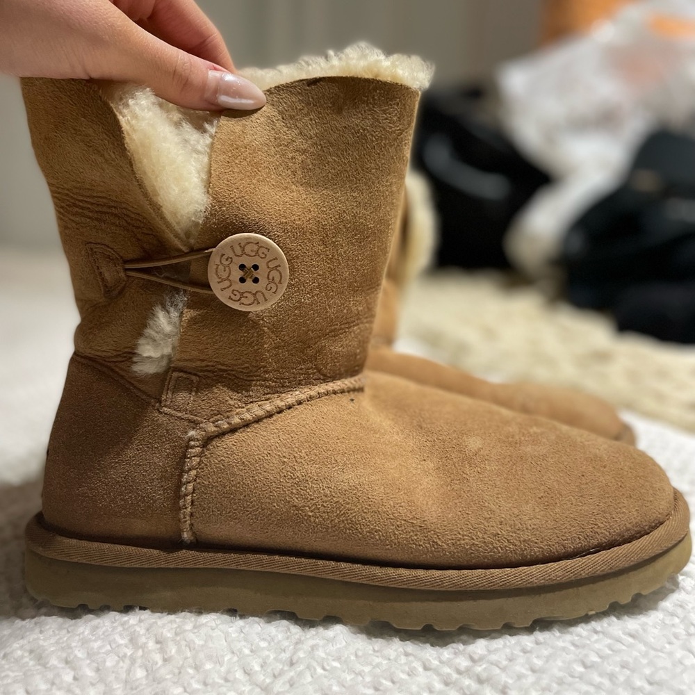 Bailey Button Uggs